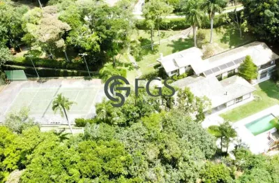 Linda casa rústica padrão superior no condomínio veleiros de ibiúna