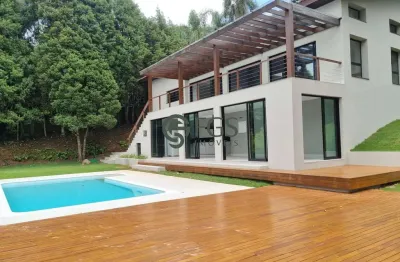 Casa nova com linda vista da represa no condomínio veleiros de ibiúna
