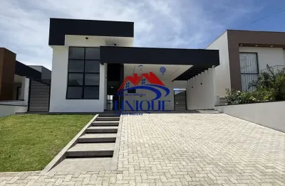 Linda casa novinha com 3 dormt no condominio resort solaris em boituva/sp