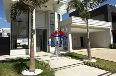 Casa Nova Estilo Neoclássico Térrea de Alto Padrão no Portal das Estrelas