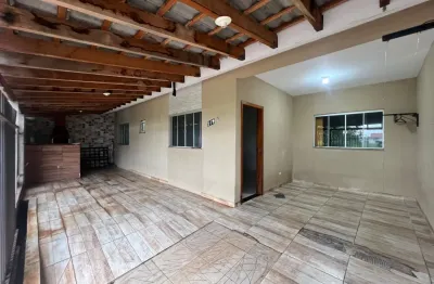 Casa ampla com área gourmet e 3 quartos, próxima ao centro de sarandi