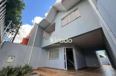 Casa com 4 quartos para alugar na Rua Pirapó, Vila Esperança, Maringá