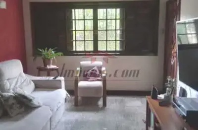 Casa com 3 quartos à venda na rua dom juvêncio de brito, 122, freguesia (jacarepaguá), rio de janeiro, 238 m2 por r$ 1.500.000