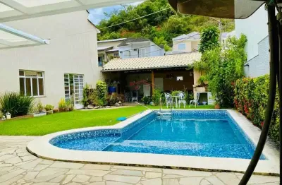 Casa em condomínio fechado com 6 quartos à venda na estrada capenha, 907, pechincha, rio de janeiro, 370 m2 por r$ 1.900.000