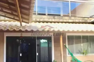 Casa em condomínio fechado com 3 quartos à venda na rua professor santos moreira, 22, camorim, rio de janeiro, 240 m2 por r$ 350.000
