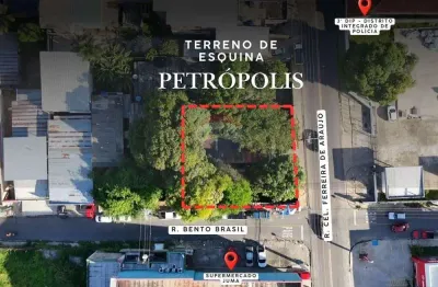 Terreno para drogaria, galpão de esquina - bairro Petrópolis, com 670m²
