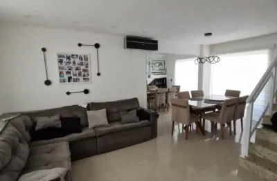 Casa triplex com lazer privativo no recreio – 4 quartos e 3 suítes