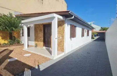 Casa com 3 dormitórios sendo um com suíte além de vagas de estacionamento na vila santo ângelo em cachoeirinha/rs.