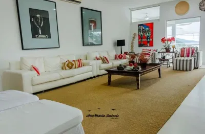 Casa em condomínio fechado com 6 quartos à venda na Praia da Cocanha, Caraguatatuba 