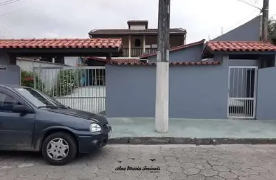 Casa com 4 quartos à venda no Getuba, Caraguatatuba 