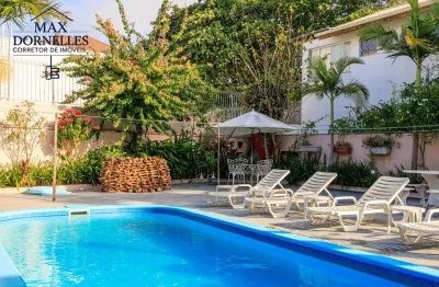 Casa em condominio fechado à 100 metros da praia dos ingleses