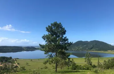 Sítio com maravilhosa vista e linda residência perto da praia