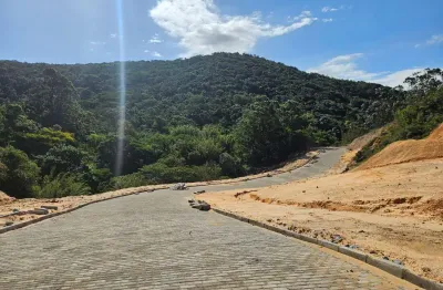 Lote de 150m² situado no loteamento bella vista, pertinho da praia, imbituba-sc