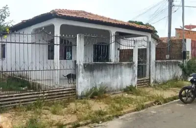 Casa usada com 3 quartos no cpa 3 setor iv bem na avenida alameda 6