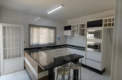 Casa com 3 quartos para alugar na Rua José Davo Filho, 66, Centro, Itupeva