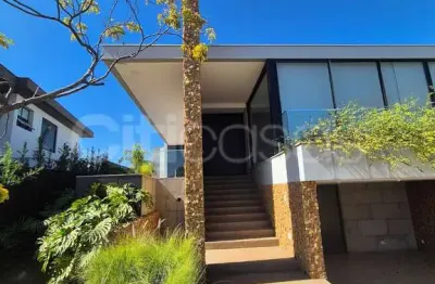 Casa moderna com piscina raia e vista, no condomínio alphaville nova esplanada
