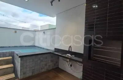 Casa com bar molhado no condomínio em horto florestal villagio, sorocaba/sp
