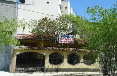 Imperdível! casa à venda em vila velha-es, itapuã: 3 quartos, 1 suíte, 1 sala, 2 banheiros, 1 vaga de garagem, 100m². confira!