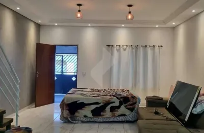 Casa com 3 quartos à venda na Rua Edson Fabri Moraes, Jardim Santa Catarina, Sorocaba