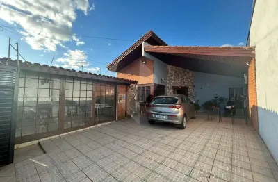 Casa com 3 quartos à venda na Rua Júlio Ribeiro, Vila Santana, Sorocaba
