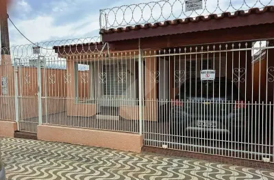 Casa com 3 quartos à venda na Rua Monte Alegre, Centro, Votorantim