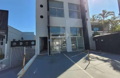 Prédio com 6 salas para alugar na Rua José Jorge Nardi de Souza, Parque Campolim, Sorocaba