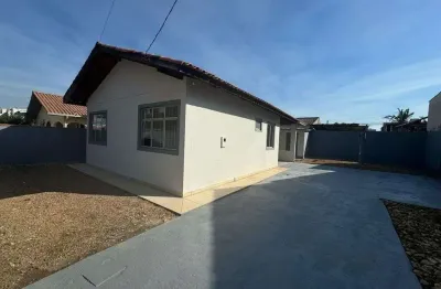 Casa Térrea com Amplo Terreno e 2 Dormitórios à Venda em Tijucas