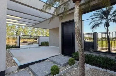 Casa de alto padrão com piscina e 3 suítes no loteamento galápagos – tijucas