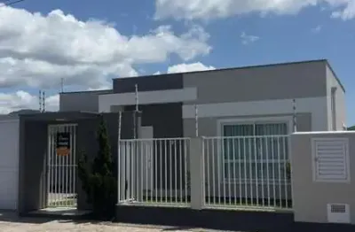 Casa com piscina e área gourmet no loteamento br felice – tijucas/sc