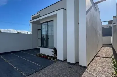 Casa nova com área gourmet e pé-direito duplo no br felice – tijucas/sc