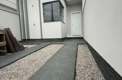 Casa com 2 dormitórios e suíte no loteamento terra firme, areias tijucas/sc