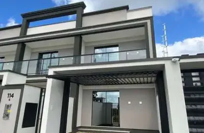 Sobrado com 2 suítes e acabamento premium no loteamento flora flora, tijucas