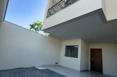 Casa a venda com 3 quartos com suíte no bairro planície da serra