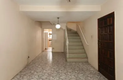 Casa com 2 quartos à venda na Rua Manuel Madruga, 170, Moinho Velho, São Paulo