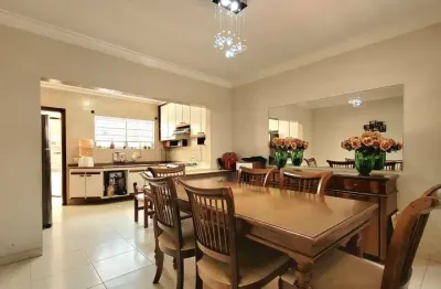 Casa para venda em Vila Guarani com 3 quartos, sendo 1 suíte , 153m²