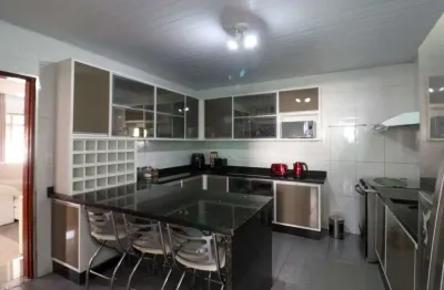 Casa para venda em Vila Nossa Senhora do Retiro com 4 quartos, sendo 1 suíte , 280m²