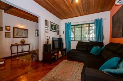 Casa para venda em Vila Pompéia com 2 quartos, sendo 1 suíte , 157m²