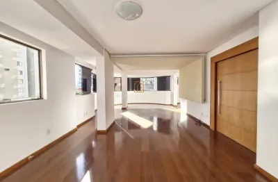 Excelente apto a venda no centro - 4 quartos 1 suite, sala ampla, 2 vagas