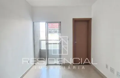 Ótima oportunidade de apartamento no bairro são roque - 02 quartos/01 suíte - elevador