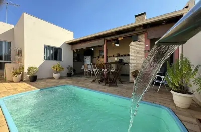 Casa à venda no vale do sol, com área gourmet e piscina 'porteira fechada'