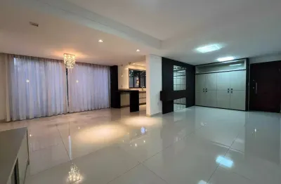 Lindo apartamento com área privativa a venda - 4 quartos / 3 suítes,  armários - 5 vagas