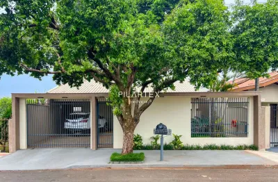 Casa Assobradada com 4 Dormitórios, Suíte, Piscina e Área Gourmet