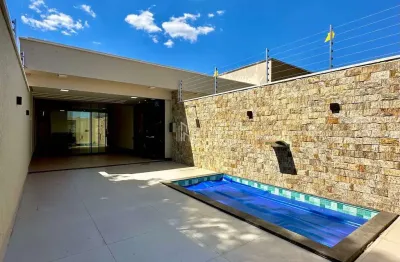Casa moderna com piscina no jardim belvedere – pronta para morar