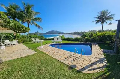 Casa cinematográfica em condomínio fechado na praia do pernambuco - guarujá
