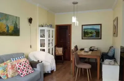 Fica a 400 metros do metrô ana rosa; próximo de padarias, farmácias, horti fruti.