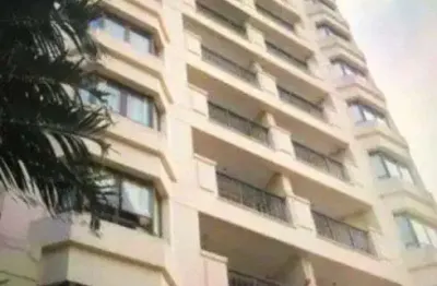 300 metros do shopping ibirapuera e estação eucaliptos do metrô.