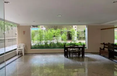 Apto com 70m2 área útil , 2 dorms (1 suíte),bate sol na frente e fundo.