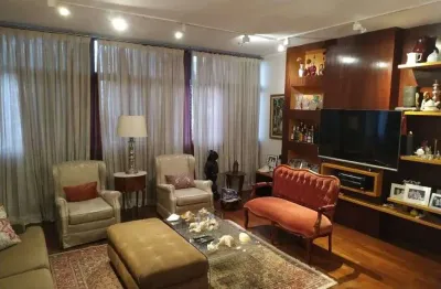 Na melhor e mais nobre localização residencial dos jardins, amplo apartamento