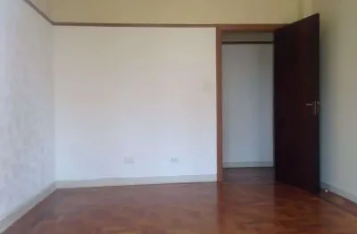 Apartamento em ótima localização - hidraulica, eletrica e janelas trocadas