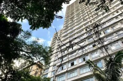 Apto super amplo com vista para a paulista e parque do trianon- reformado